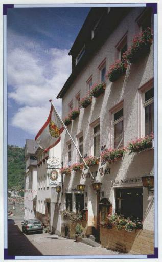 Hotela.jpg (32247 bytes)